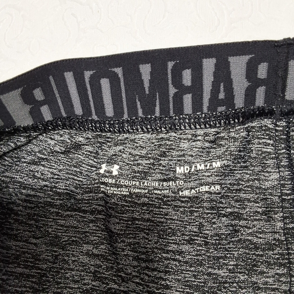 Under Armour Loose Heatgear Capri Pants ts Size M - Picture 9 of 9